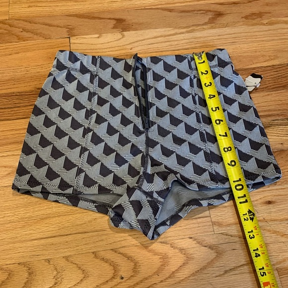 NWT Free People Movement Shorts Women’s size SP Gray Casual Vacation Beach - Picture 5 of 7